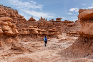 How to Explore Valley of the Goblins in Goblin Valley State Park